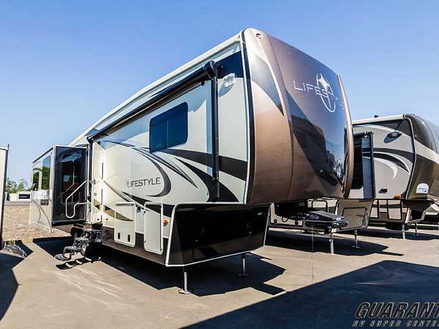 15 Lifestyle Luxury RV