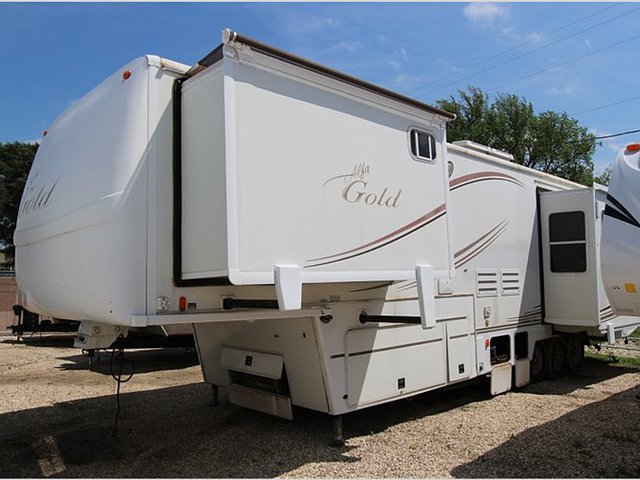 2006 Lifestyle Luxury RV Lifestyle Photo