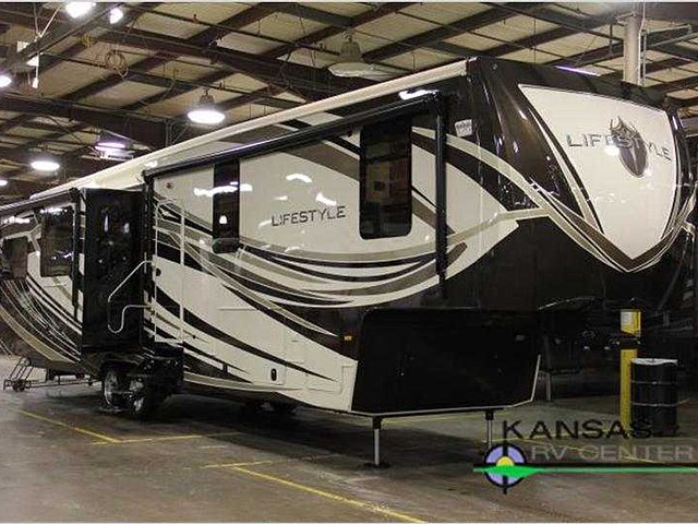 2015 Lifestyle Luxury RV Lifestyle Photo