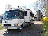 2000 National RV Dolphin Photo #2