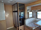 2005 National RV Dolphin Photo #4