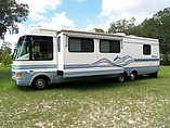 1997 National RV Dolphin Photo #2