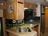 2005 National RV Dolphin LX Photo #4