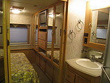 2005 National RV Dolphin LX Photo #31