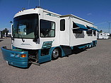 2001 National RV Islander Photo #4