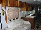 2001 National RV Islander Photo #14