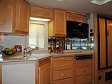 2004 National RV Islander Photo #27