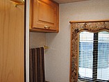 2004 National RV Islander Photo #45