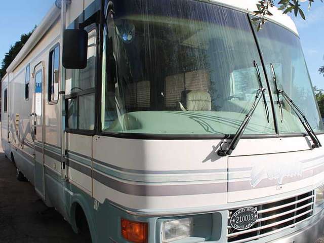 1996 National RV Dolphin Photo