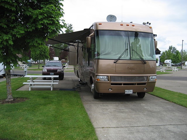 2005 National RV Dolphin Photo