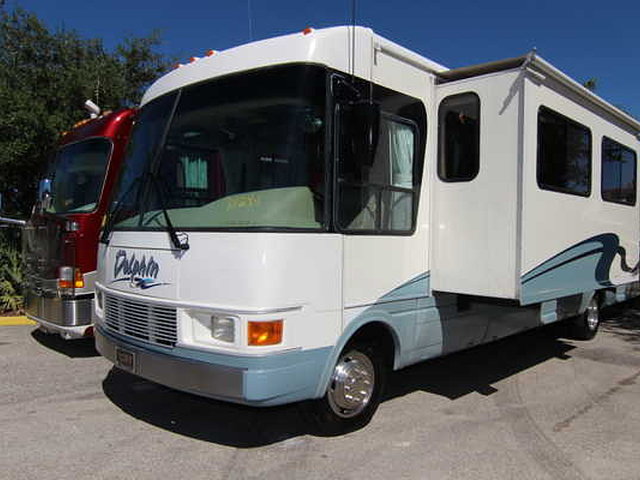 2000 National RV Dolphin Photo