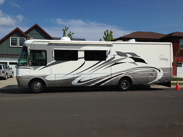 2005 National RV Dolphin LX Photo