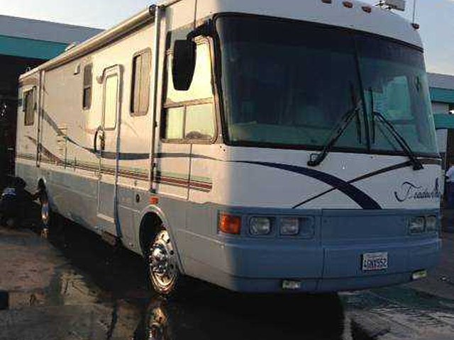 1998 National RV Tradewinds Photo