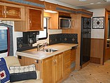 2008 National RV Tropical Photo #7