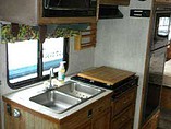 1992 National RV Tropical Photo #9