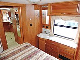 2005 National RV Tropical Photo #14