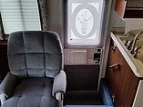 2000 National RV Tropical Photo #18