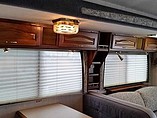 2000 National RV Tropical Photo #29