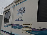 1999 National RV Tropical Photo #8