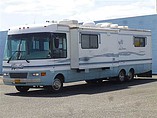 1999 National RV Tropical Photo #2