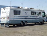 1999 National RV Tropical Photo #29