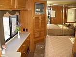 2004 National RV Tropical Photo #7