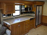 2005 National RV Tropical Photo #4