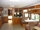 2005 National RV Tropical Photo #11