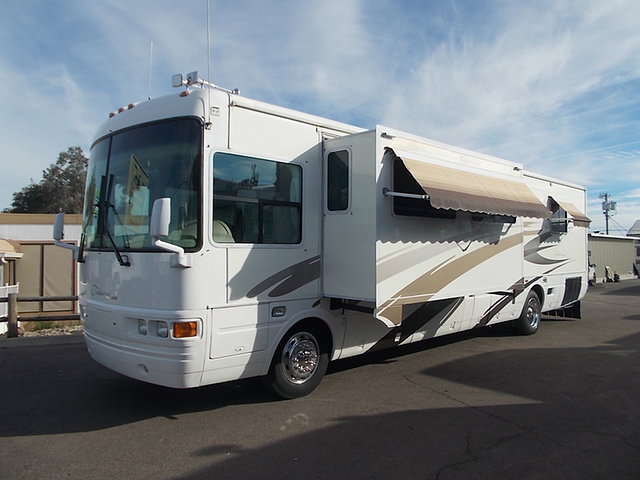 2001 National RV Tradewinds Photo