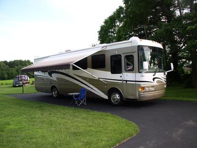 2003 National RV Tradewinds LE Photo