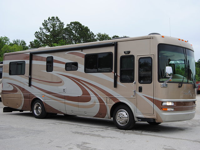 2007 National RV Tropical Photo