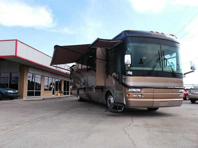 2006 National RV Tropical Photo