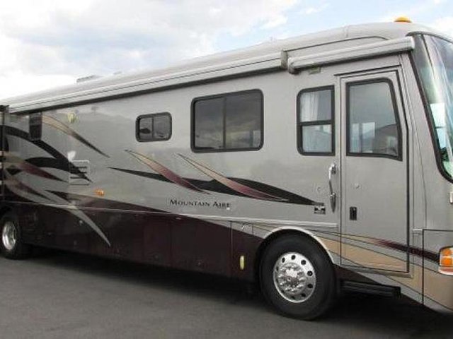 2005 Newmar Photo