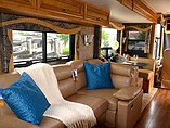 2015 Newmar Canyon Star Photo #13