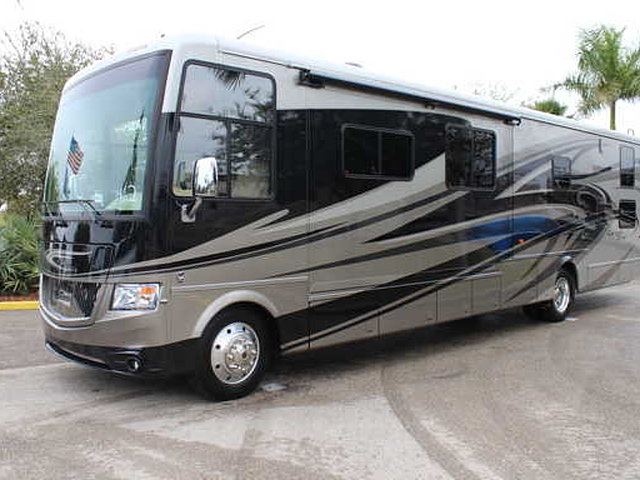 2014 Newmar Canyon Star Photo