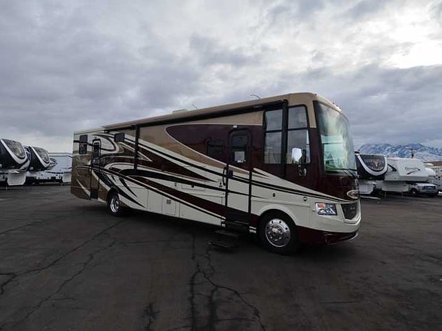 2014 Newmar Canyon Star Photo