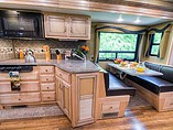 2015 Newmar Canyon Star Photo #7