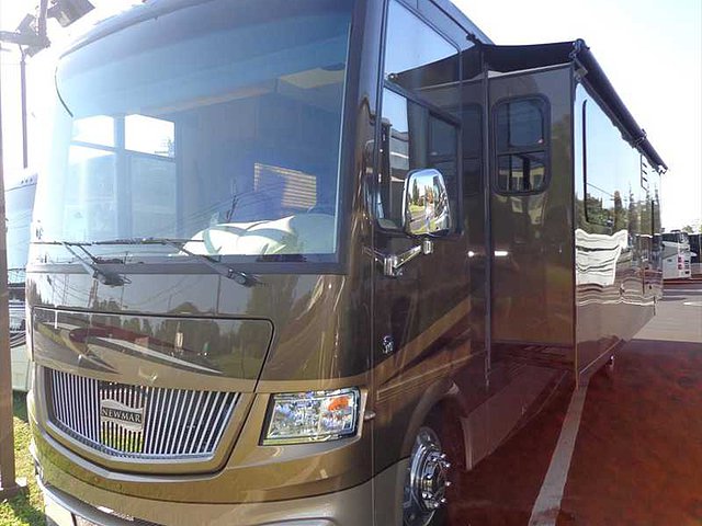 15 Newmar Canyon Star
