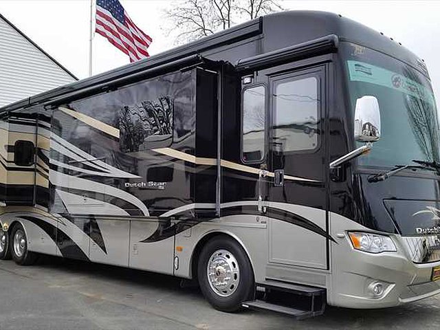 2015 Newmar Dutch Star Photo