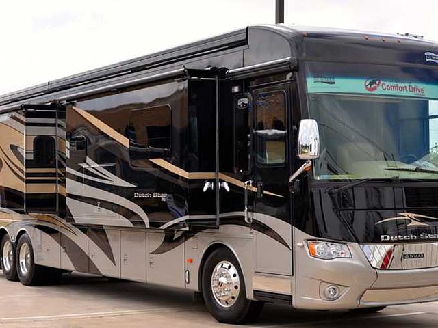 2015 Newmar Dutch Star Photo