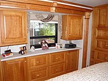 2004 Newmar Essex Photo #10