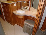 2004 Newmar Essex Photo #16