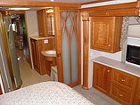 2004 Newmar Essex Photo #21