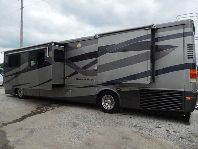 2004 Newmar Dutch Star Photo