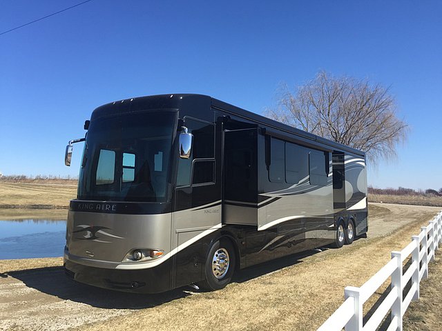 2008 Newmar King Aire Photo
