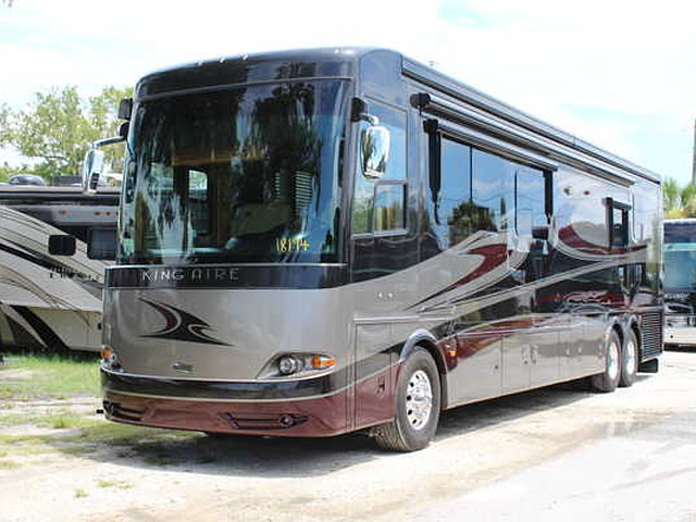 2009 Newmar King Aire Photo