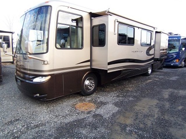2005 Newmar Kountry Star Photo
