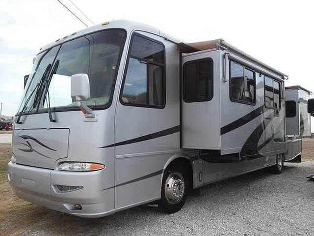 2004 Newmar Kountry Star Photo