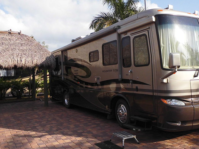 2005 Newmar Kountry Star Photo