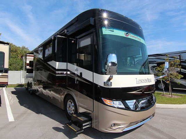 2015 Newmar London Aire Photo